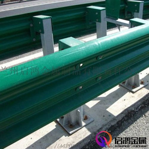 兰州啓鸿金属制品有限公司 为昌吉自治州高速公路建设提供波形护栏板生产与研发服务